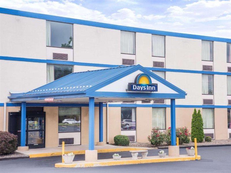 Days Inn By Wyndham แชมเบอร์สเบิร์ก ภายนอก รูปภาพ