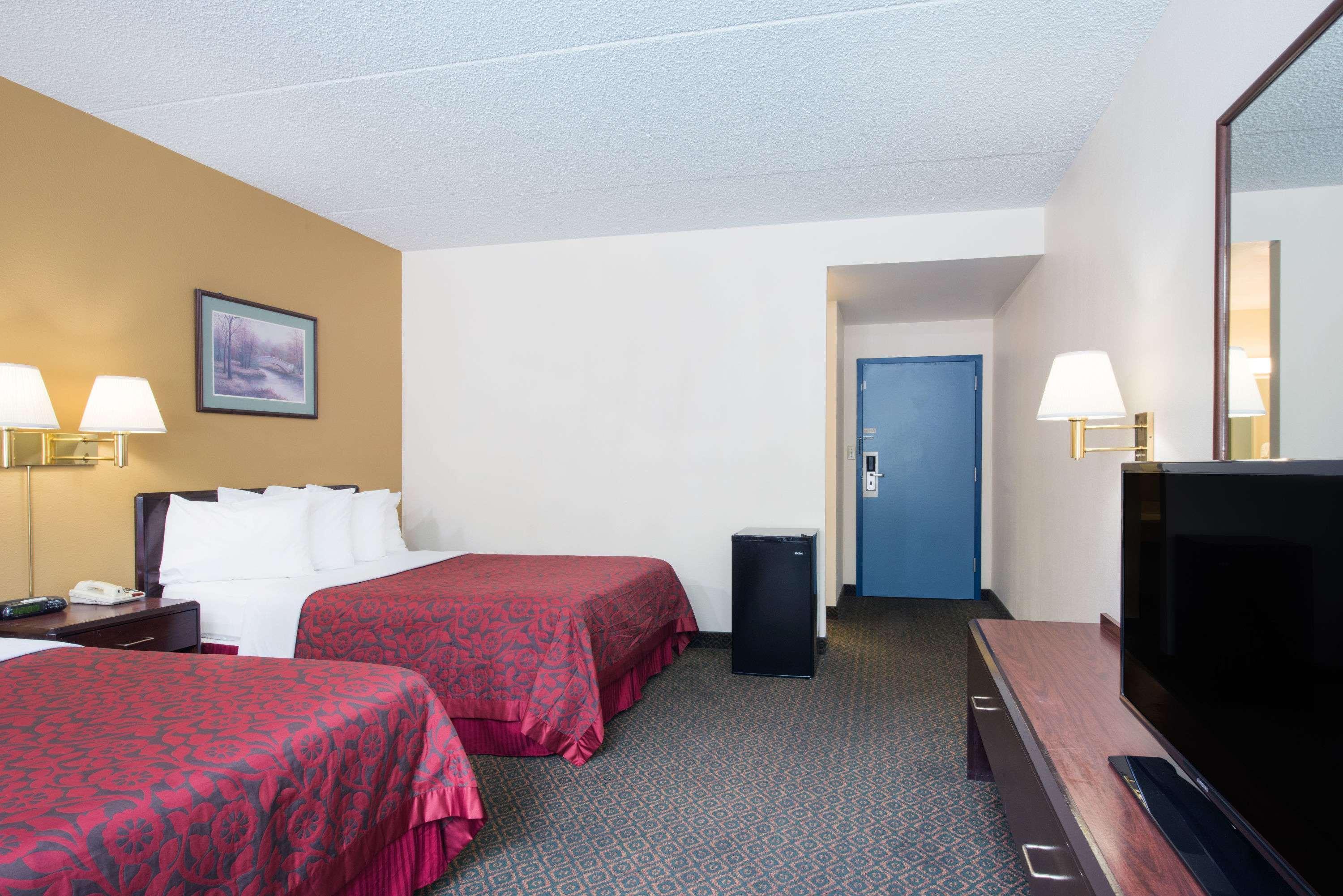Days Inn By Wyndham แชมเบอร์สเบิร์ก ภายนอก รูปภาพ