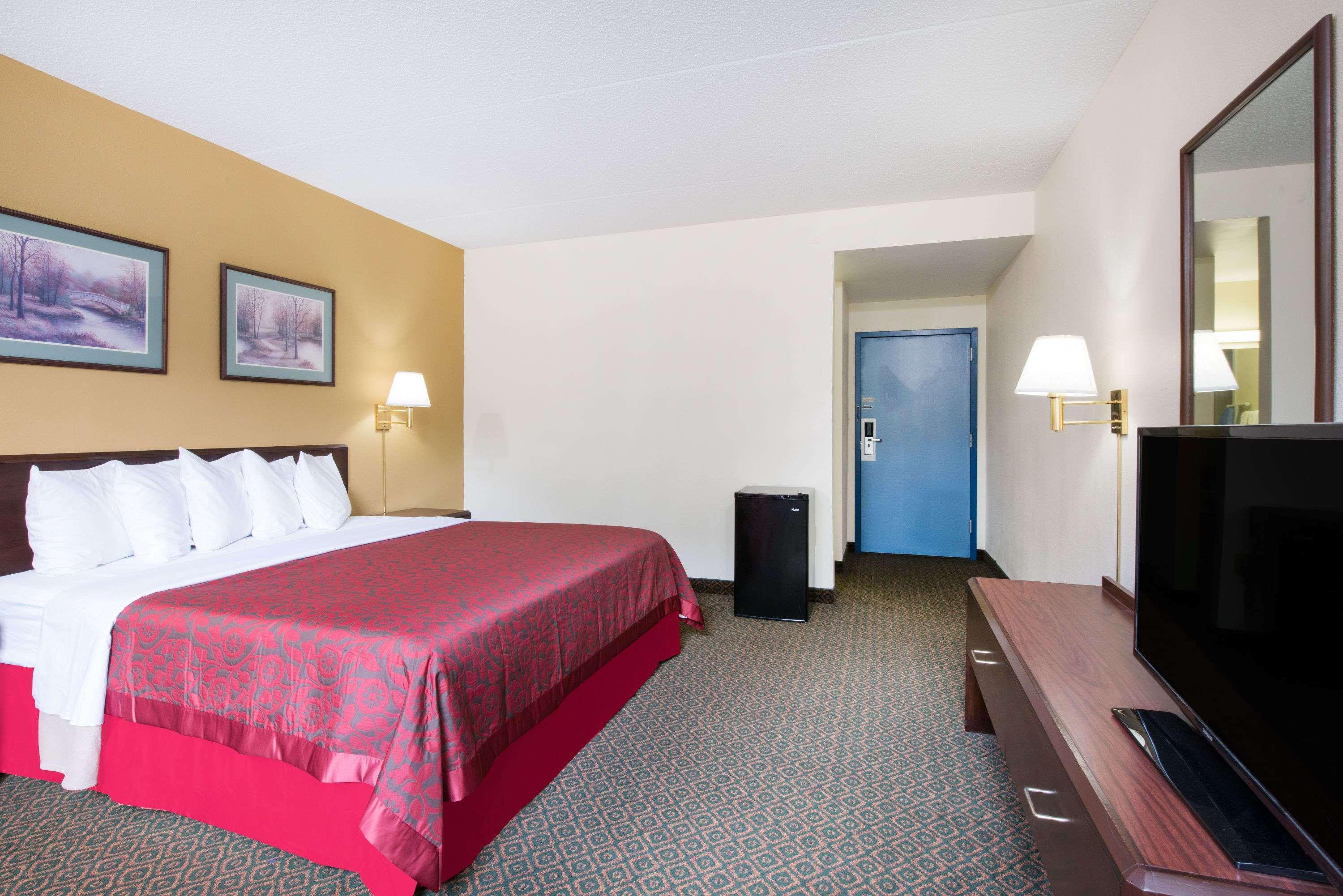 Days Inn By Wyndham แชมเบอร์สเบิร์ก ภายนอก รูปภาพ